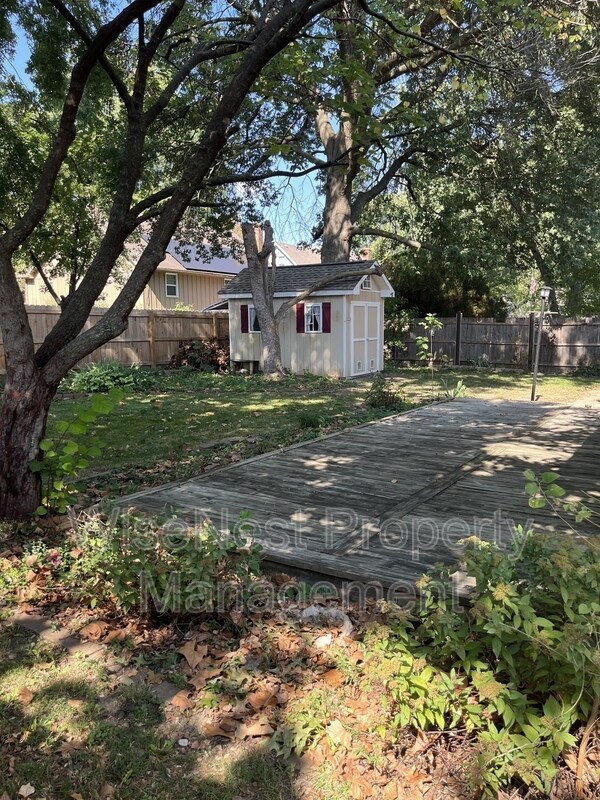Building Photo - 514 SE Adobe Dr