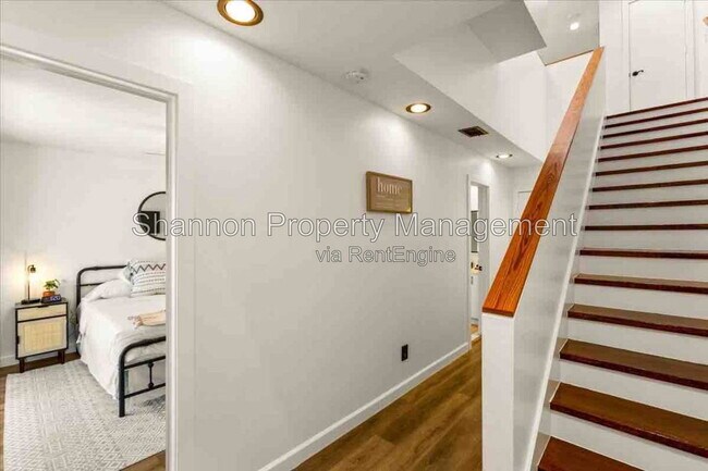 Building Photo - 712 Ruthven St