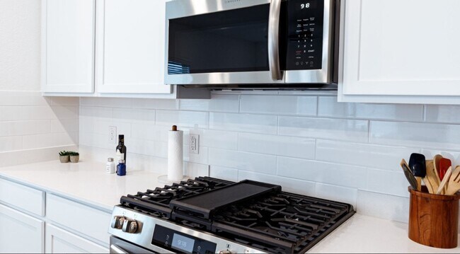 Building Photo - 9730 Kilkenny St