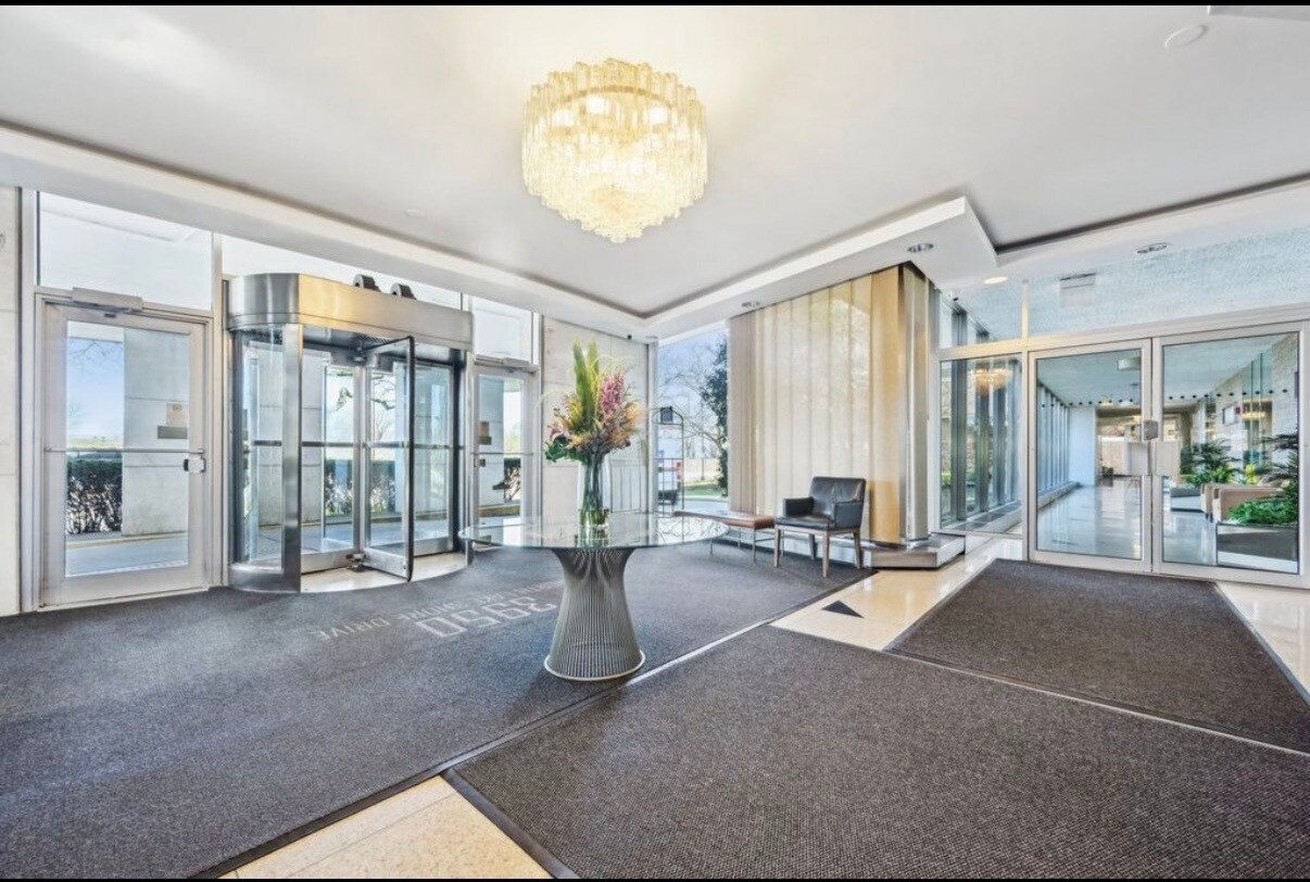 Building Photo - 3950 N Lake Shore Dr