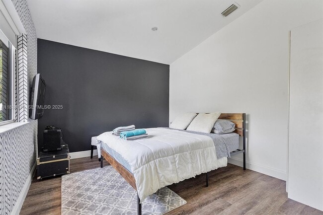 Building Photo - 266 NE 117th St