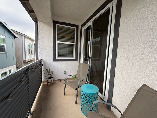 Building Photo - Pristine Condo in Monterey Village Gated Community