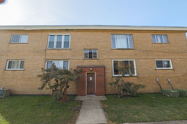 Primary Photo - 746 Walnut St