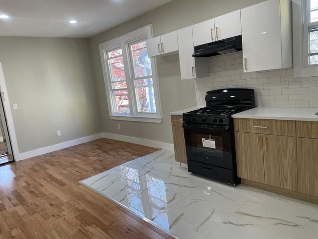 Building Photo - 293-295 Weequahic Ave