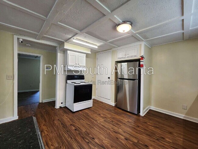 Building Photo - 348 N 17th St