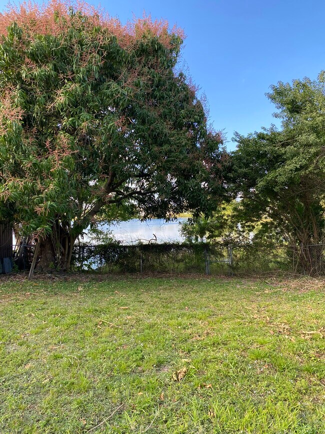 Unit in lakefront home on quiet street - 1029 NW 83rd St