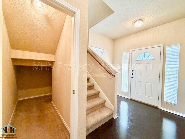 Building Photo - 5630 Sendero Spring