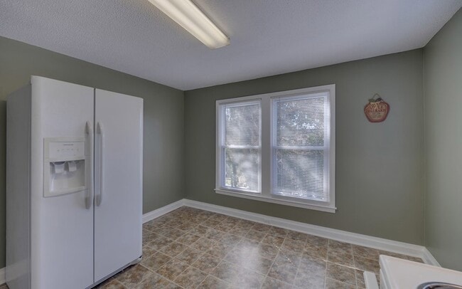 Building Photo - 113 Prospect St