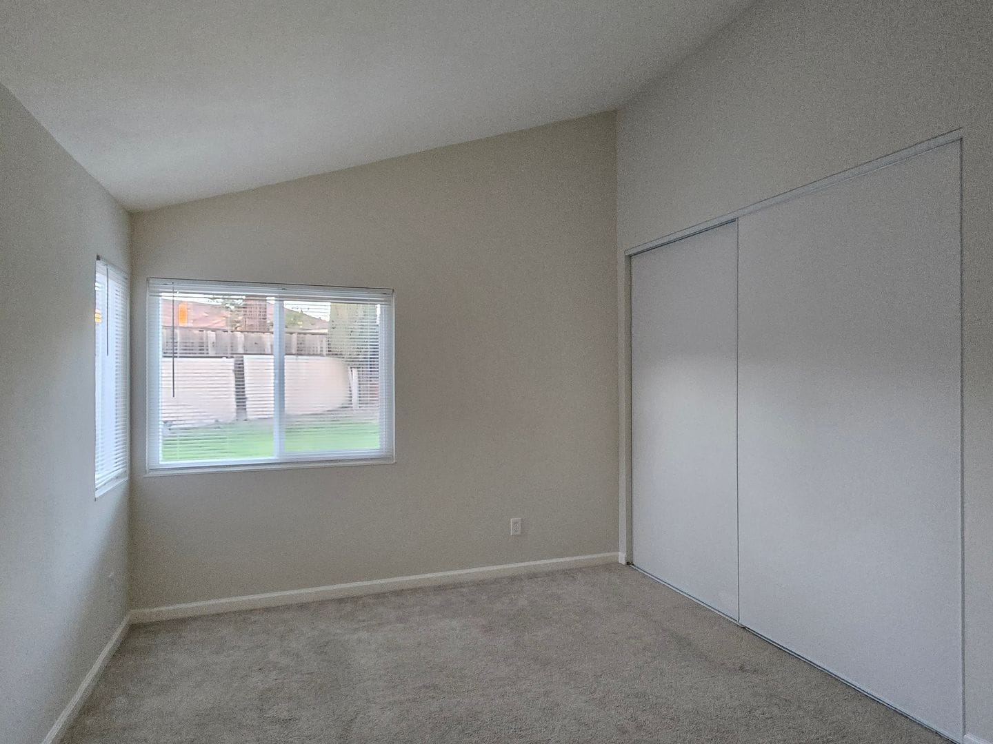 Building Photo - 1685 Chesterton Cir