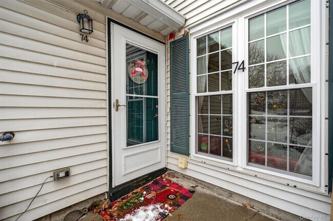 Building Photo - 74 Homestead Village Dr