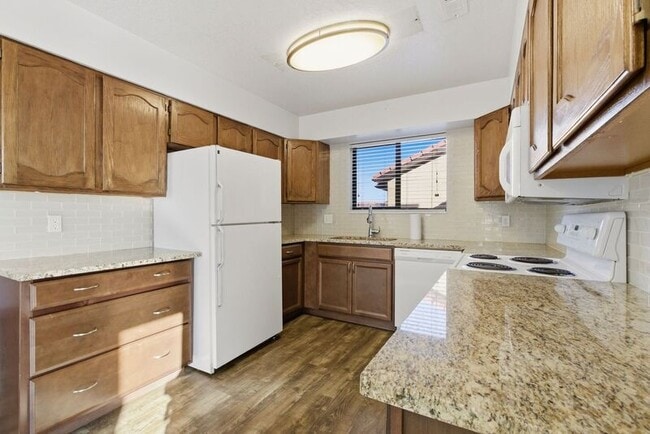 Building Photo - 161 W 950 S