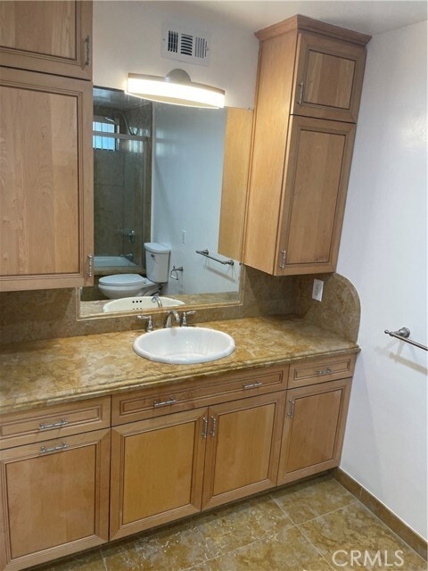 Building Photo - 22038 Vanowen St