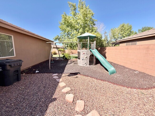 Building Photo - 151 Gold Bullion Way