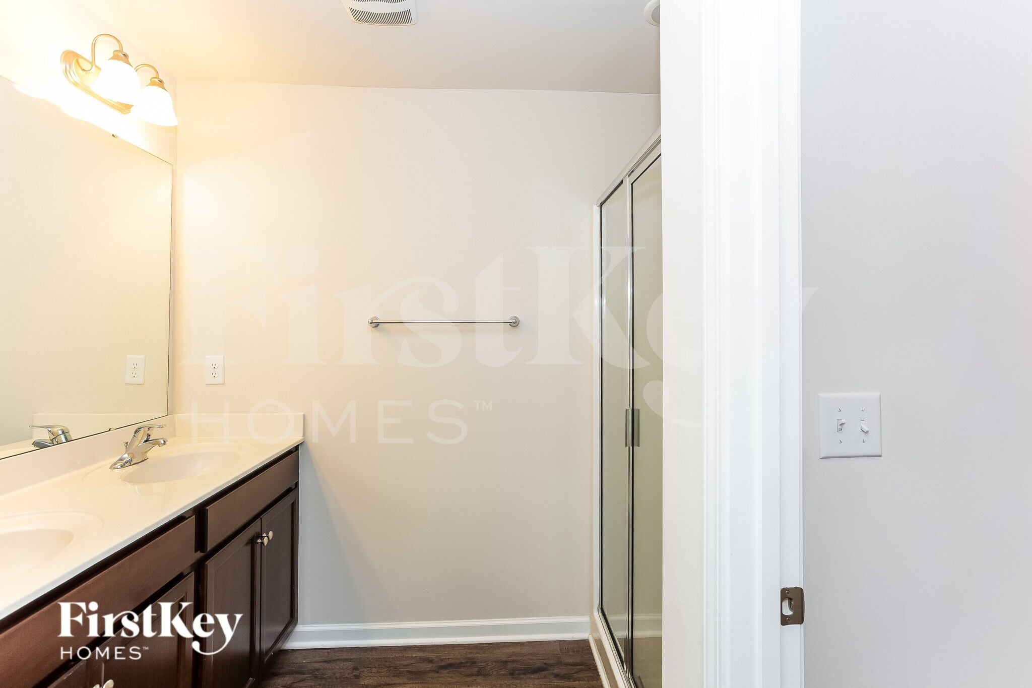 Building Photo - 10755 Rivergate Dr NW