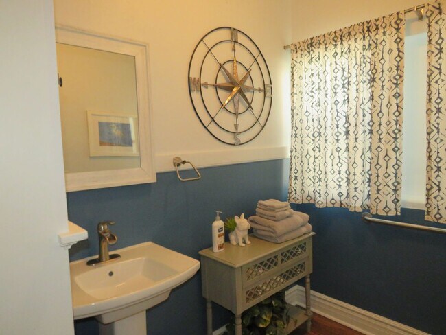 Building Photo - Furnished 2-Bedroom Home in the Historic Feldman Neighborhood – Central/University Area