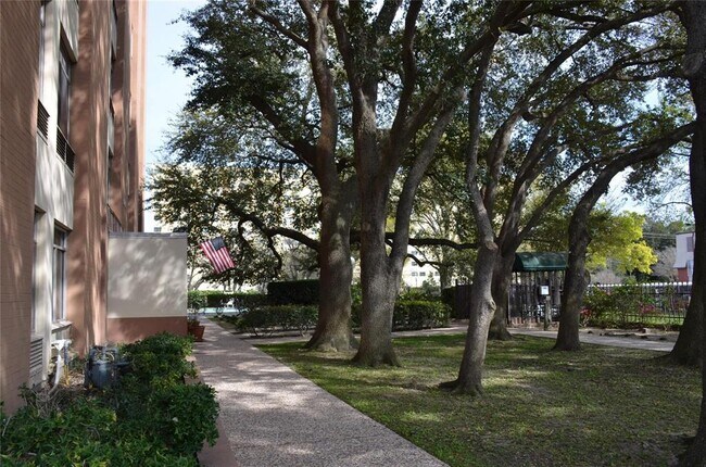 Building Photo - 7510 Hornwood Dr