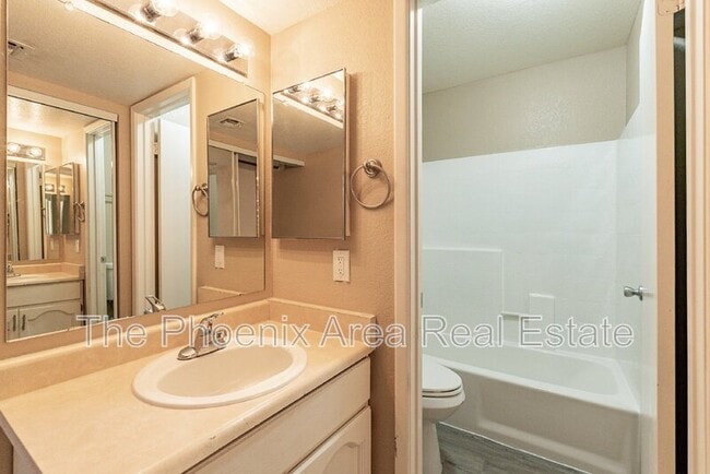 Building Photo - 16657 E Gunsight Dr