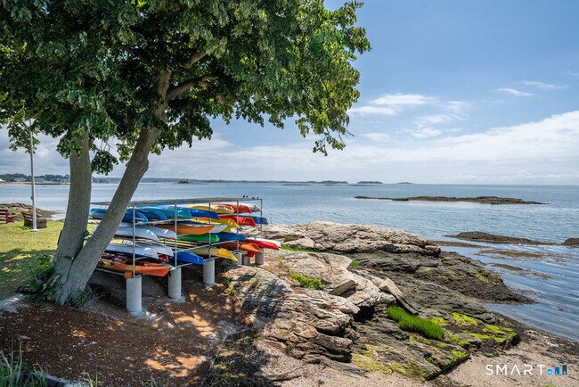 Building Photo - 133 Linden Ave