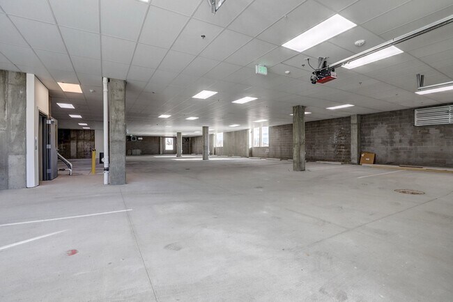 Building Photo - Modern 2 bedroom 2 bathrooms available in ...