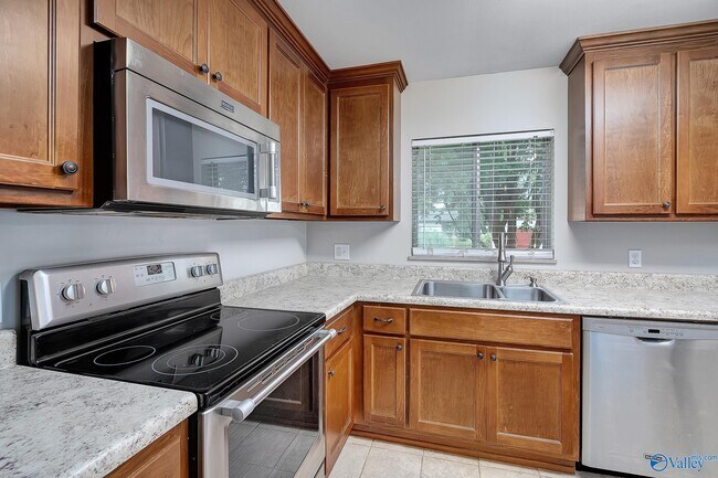 Building Photo - 2906 Morgan St SW