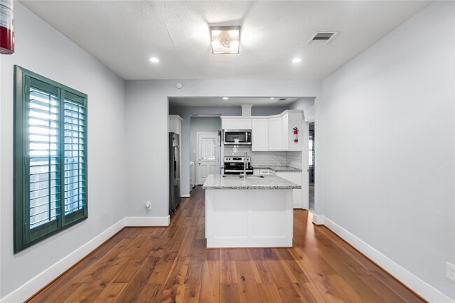 Building Photo - 3108 Indiana St