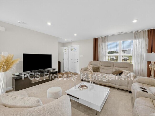 Building Photo - 4905 Gerald Dr