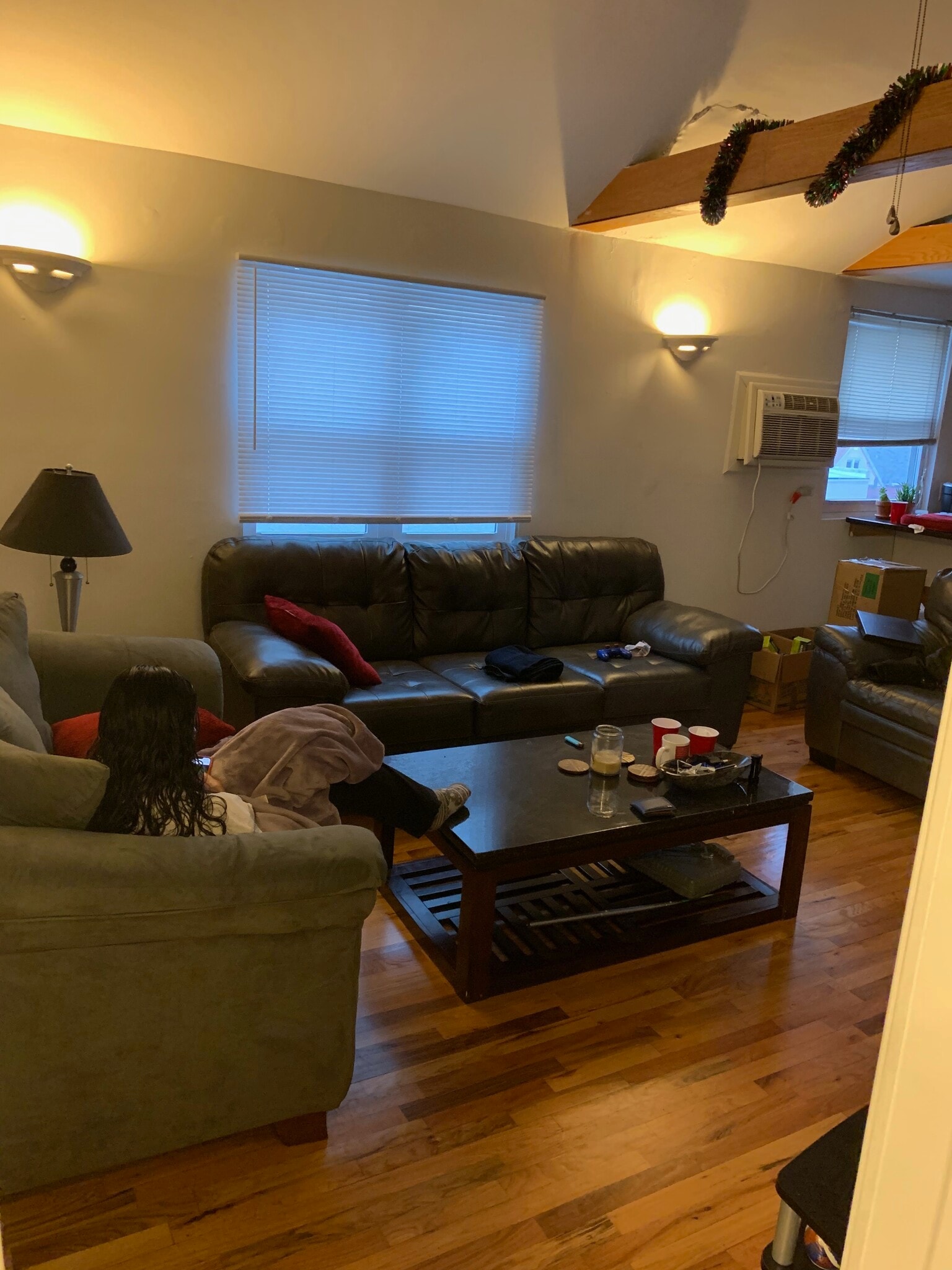 Building Photo - 2321 W Belmont Ave