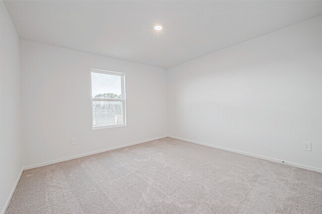 Building Photo - 719-719 Falling Cave Dr