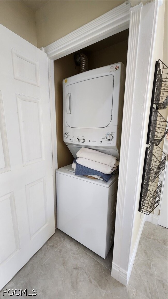 Building Photo - 6118 Montego Bay Loop