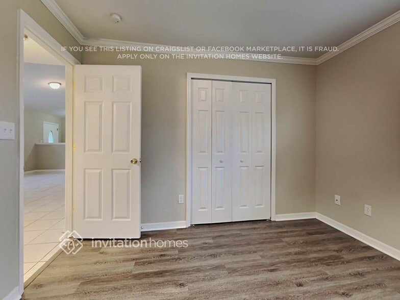 Building Photo - 2252 S Chamberlain Blvd