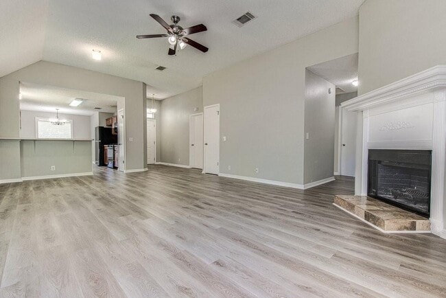 Building Photo - 16900 Simsbrook Dr