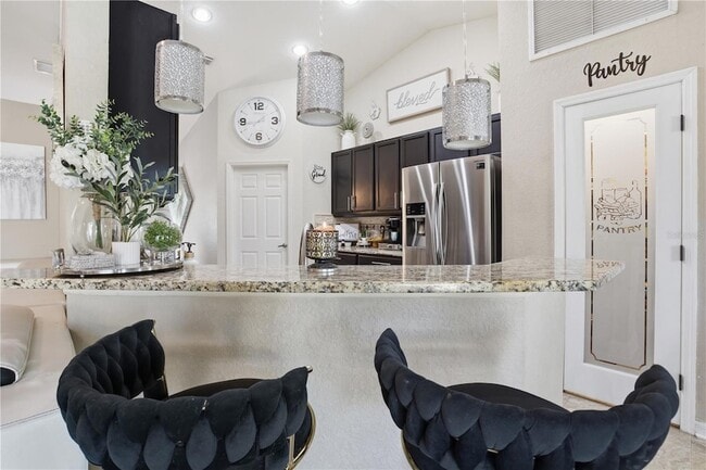 Building Photo - 4937 SW 98th Pl