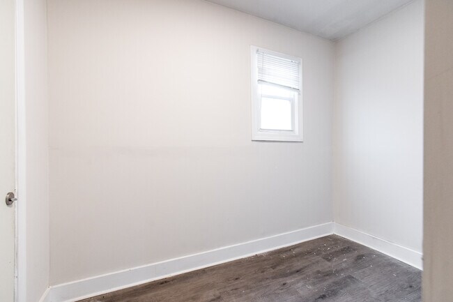 Building Photo - 2424 N Gratz St