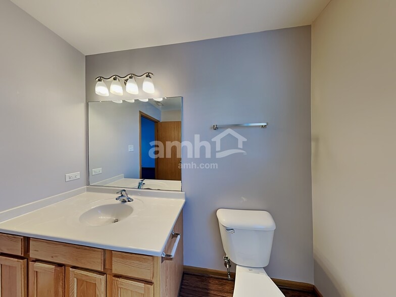 Building Photo - 1836 Sunset Ln