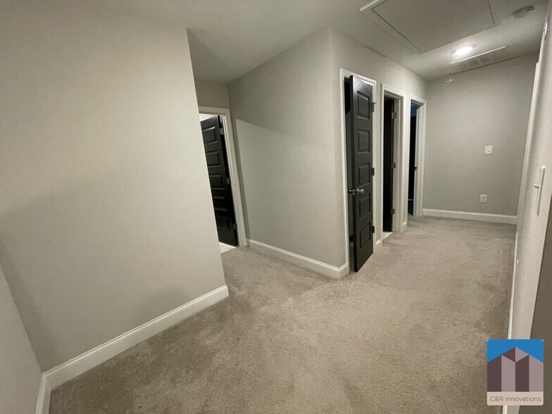 Building Photo - 300 Omnia Ridge Way