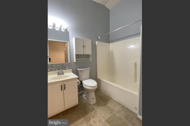 Building Photo - 1815 Vincenza Dr