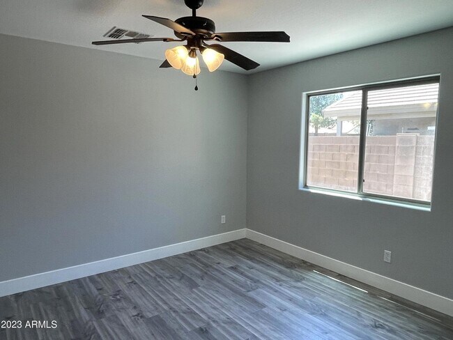 Building Photo - 1731 E Jeanne Ln