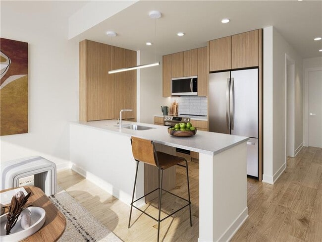 Building Photo - 320 W 6th St