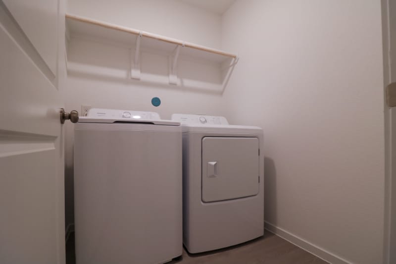 Building Photo - 2511 Night Emerald Dr