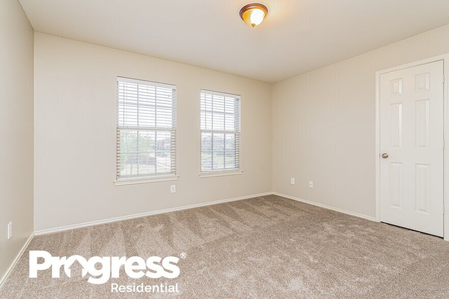 Building Photo - 1253 Spring Water Dr