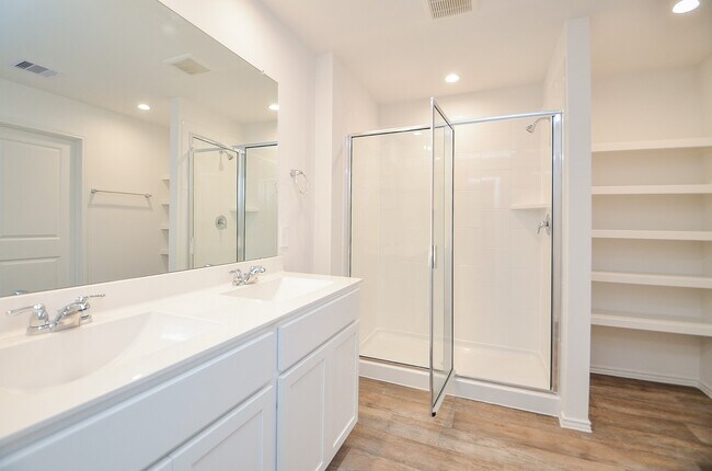 Building Photo - 31310 Yatesbury Ln