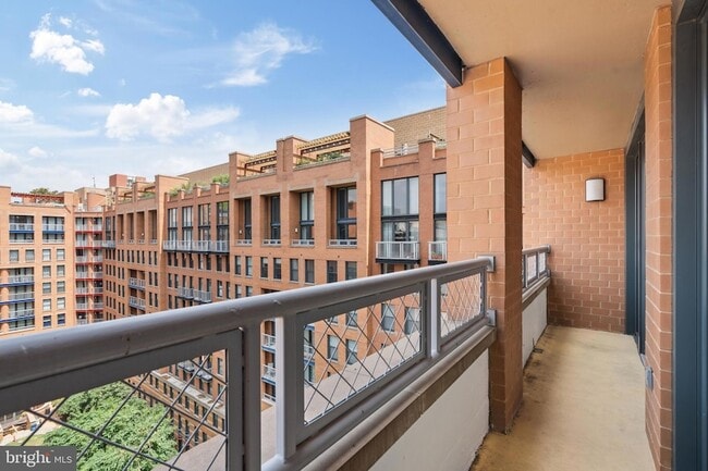 Building Photo - 631 D St NW