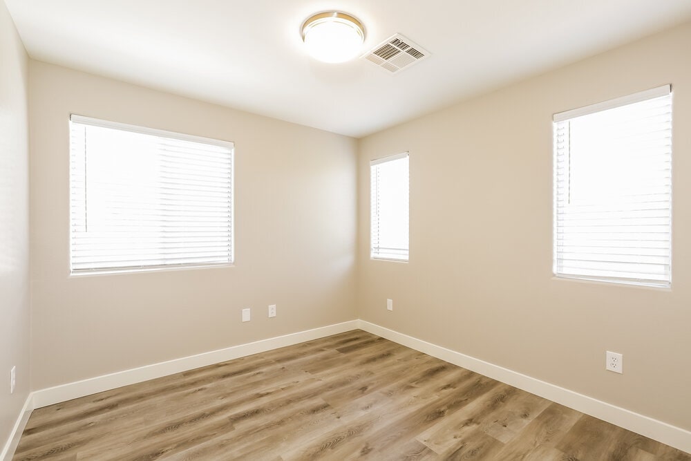 Building Photo - 10385 Adrianna Ave