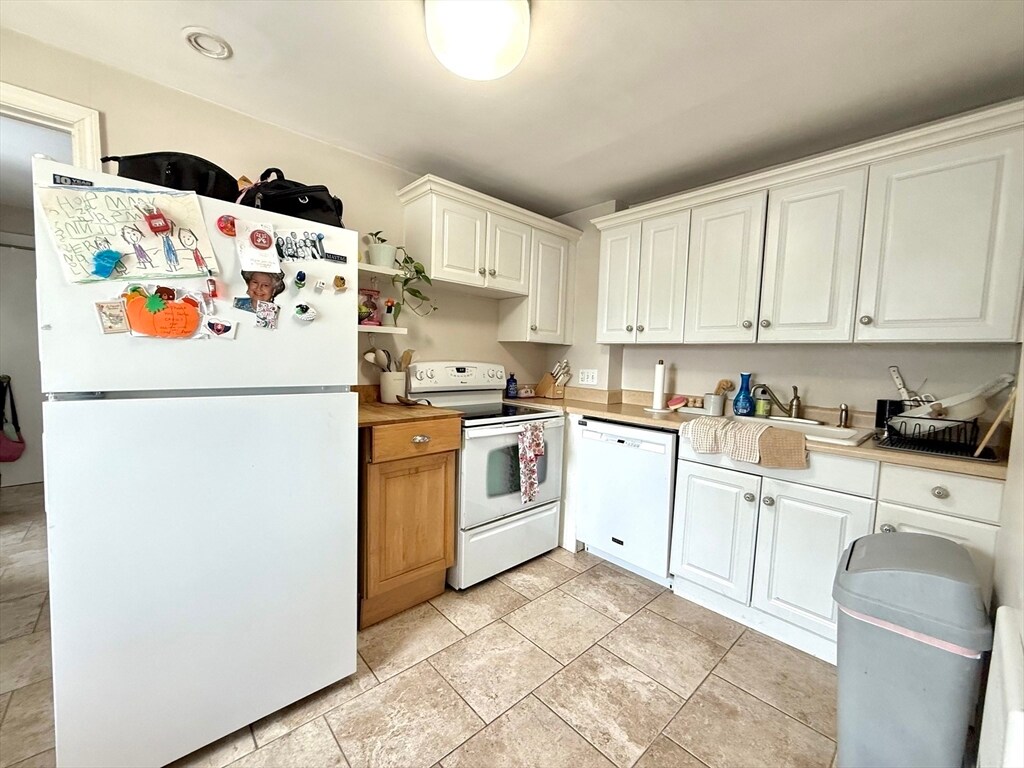 Building Photo - 373 K St