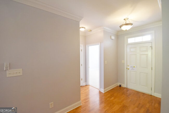 Building Photo - 204 Lenox Dr