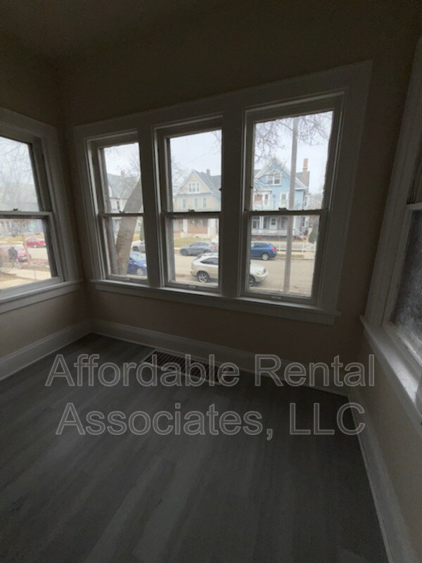 Building Photo - 2627A S 6th St