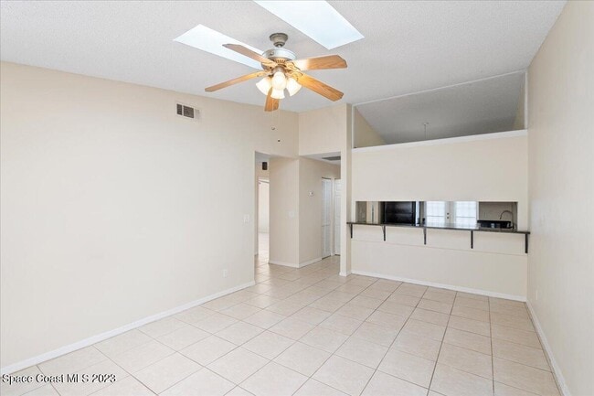 Building Photo - 131 3rd Ave