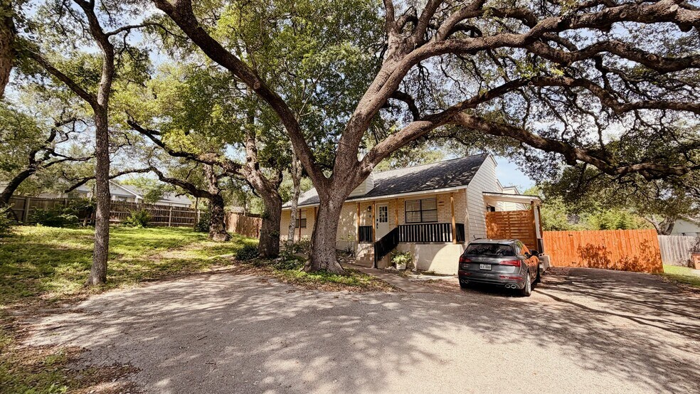 Building Photo - 7004 Oak Meadow Cir