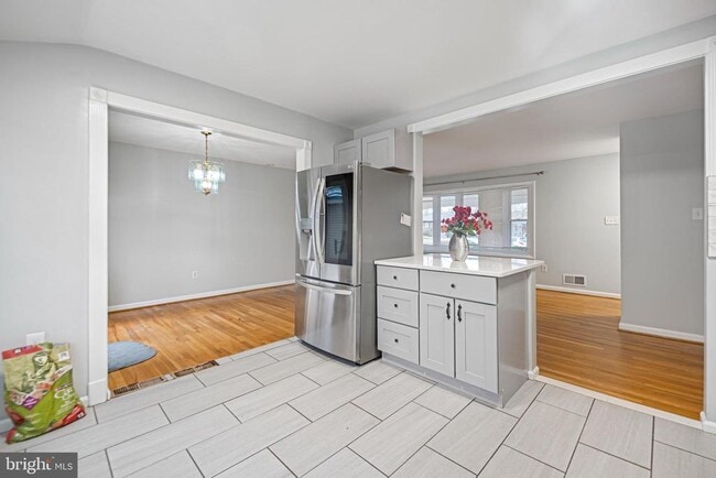 Building Photo - 4111 Landgreen St