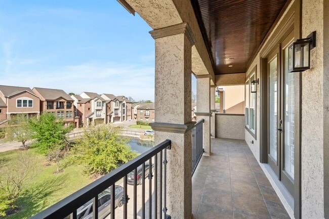 Building Photo - 11025 Upland Forest Dr
